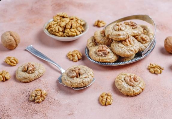 almond windmill cookies